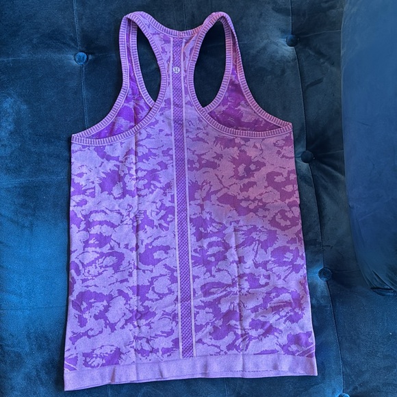 Lululemon swiftly tank | purple floral | Size 8 - Picture 2 of 3